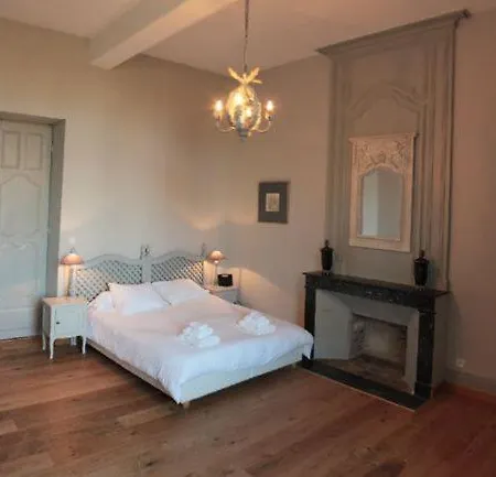 Chateau Secretary *
