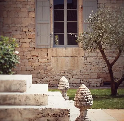 Chateau Secretary * Монфланкен