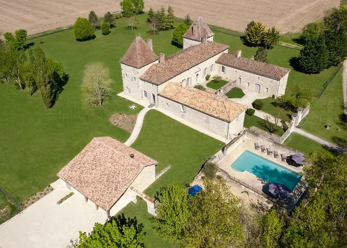 Chateau Secretary * Монфланкен